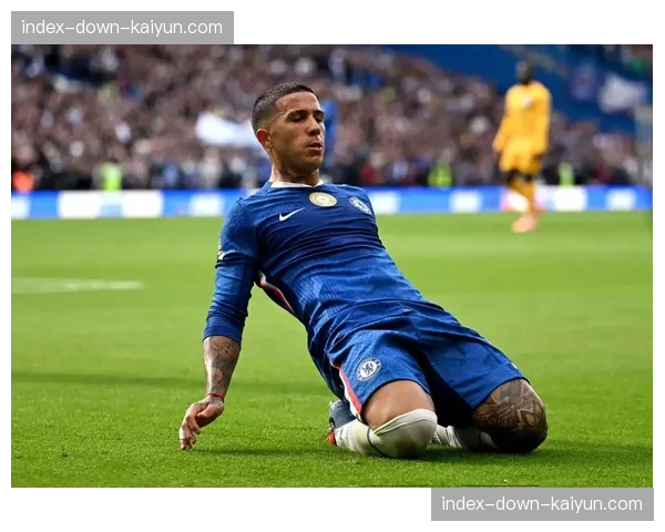 半场战报：布莱顿1-0切尔西，三笘薰利用反击单刀破门